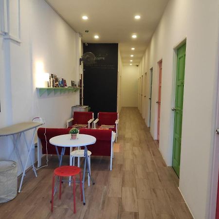 Ez Lodgings Kampong Gadong Exteriér fotografie