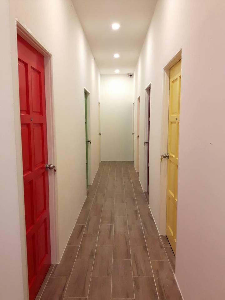 Ez Lodgings Kampong Gadong Exteriér fotografie