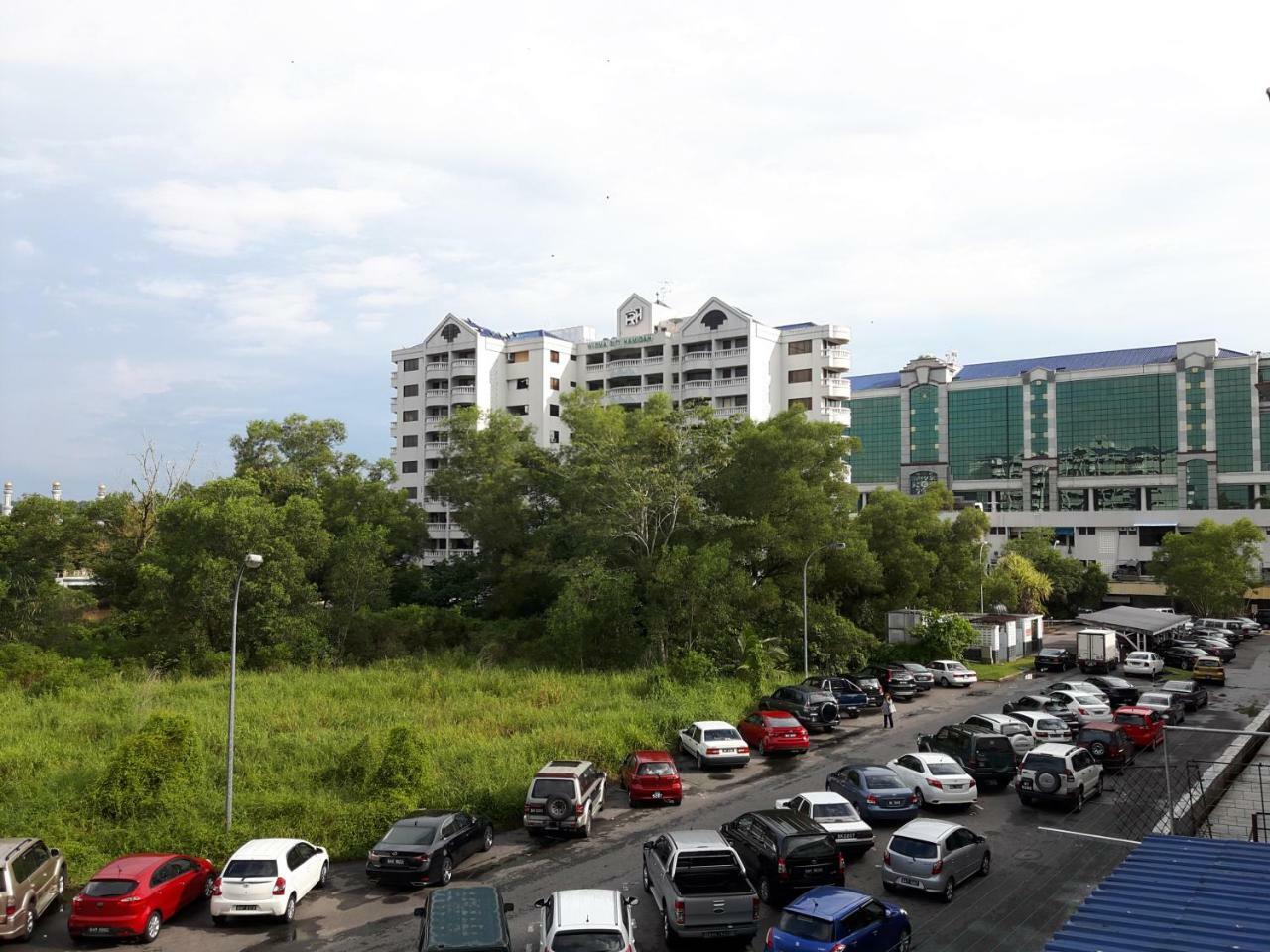 Ez Lodgings Kampong Gadong Exteriér fotografie