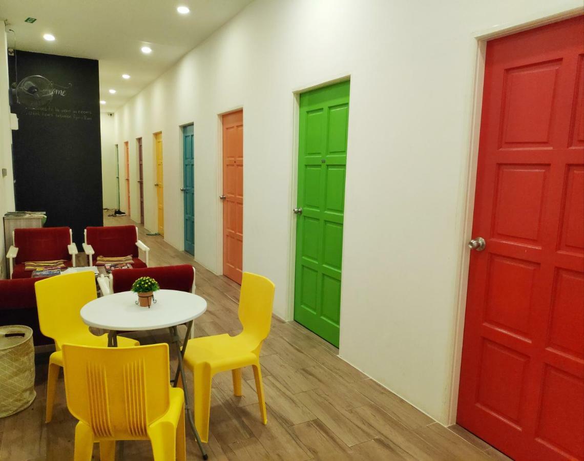 Ez Lodgings Kampong Gadong Exteriér fotografie