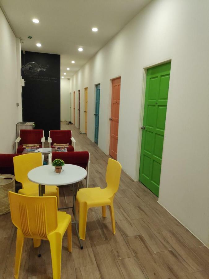Ez Lodgings Kampong Gadong Exteriér fotografie